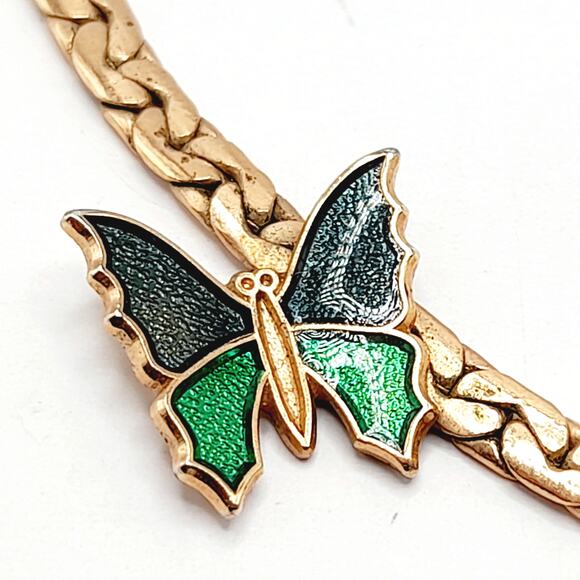 Vintage Avon Butterfly Necklace Gold Tone Green Enamel Accent 14 3/4 Inch - Picture 9 of 9